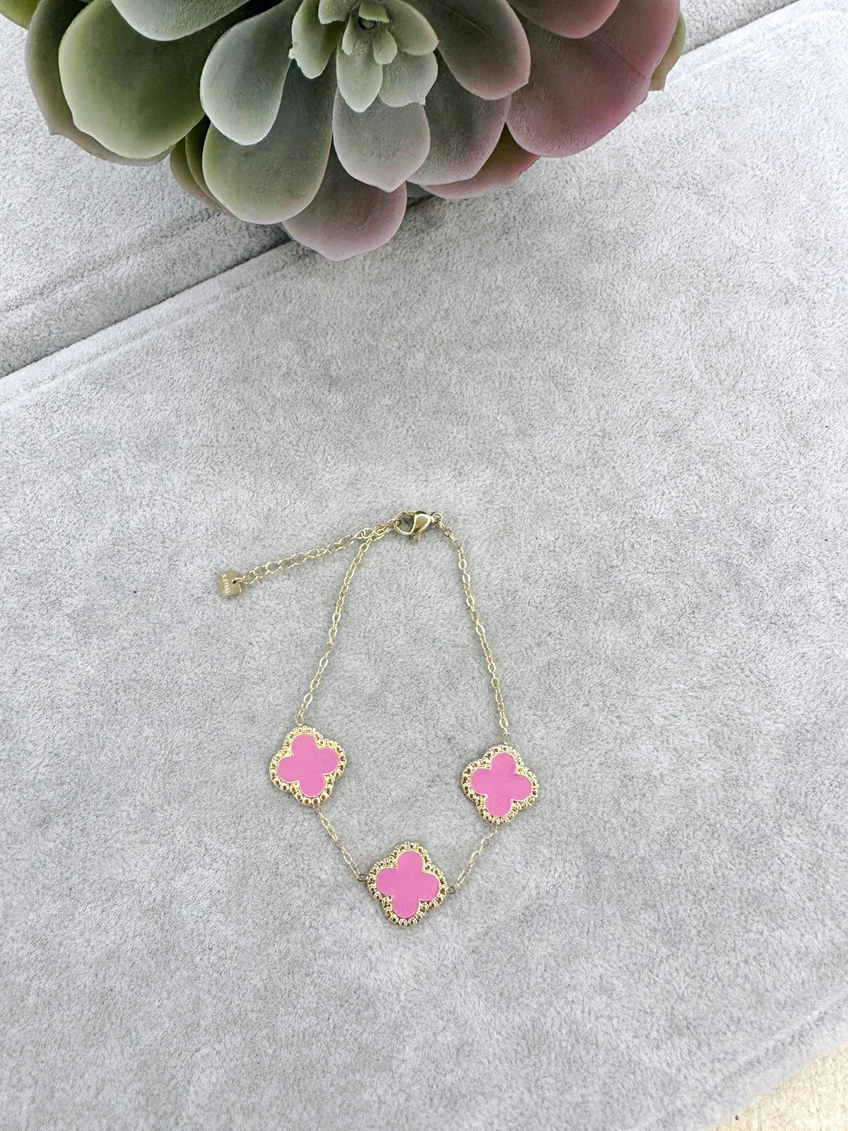 3 clover pink and Green bracelet