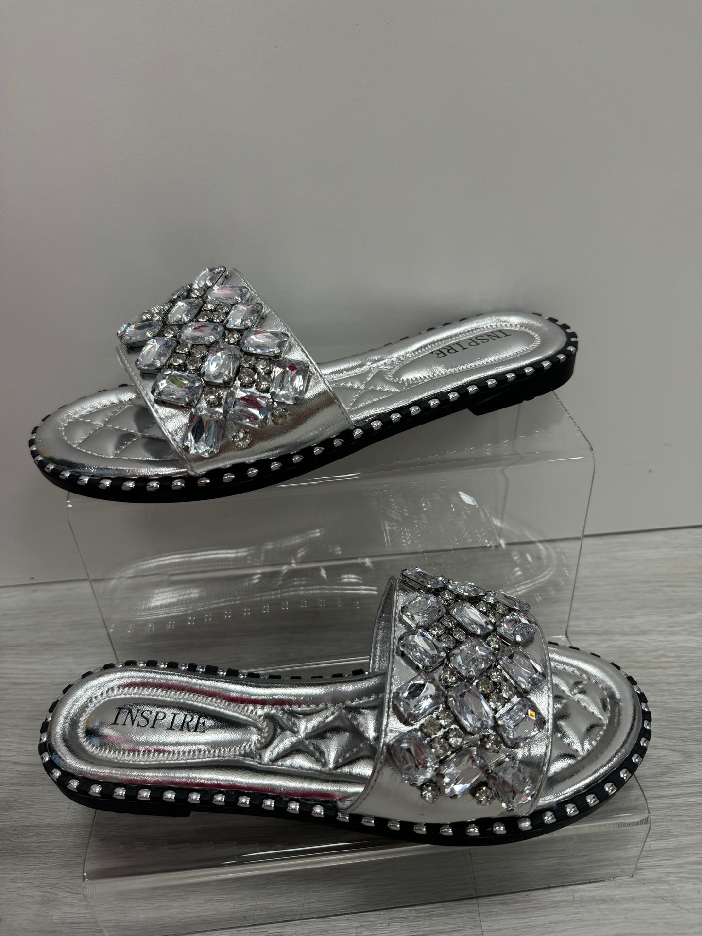 Diamond Silver Flip Flops. 1251