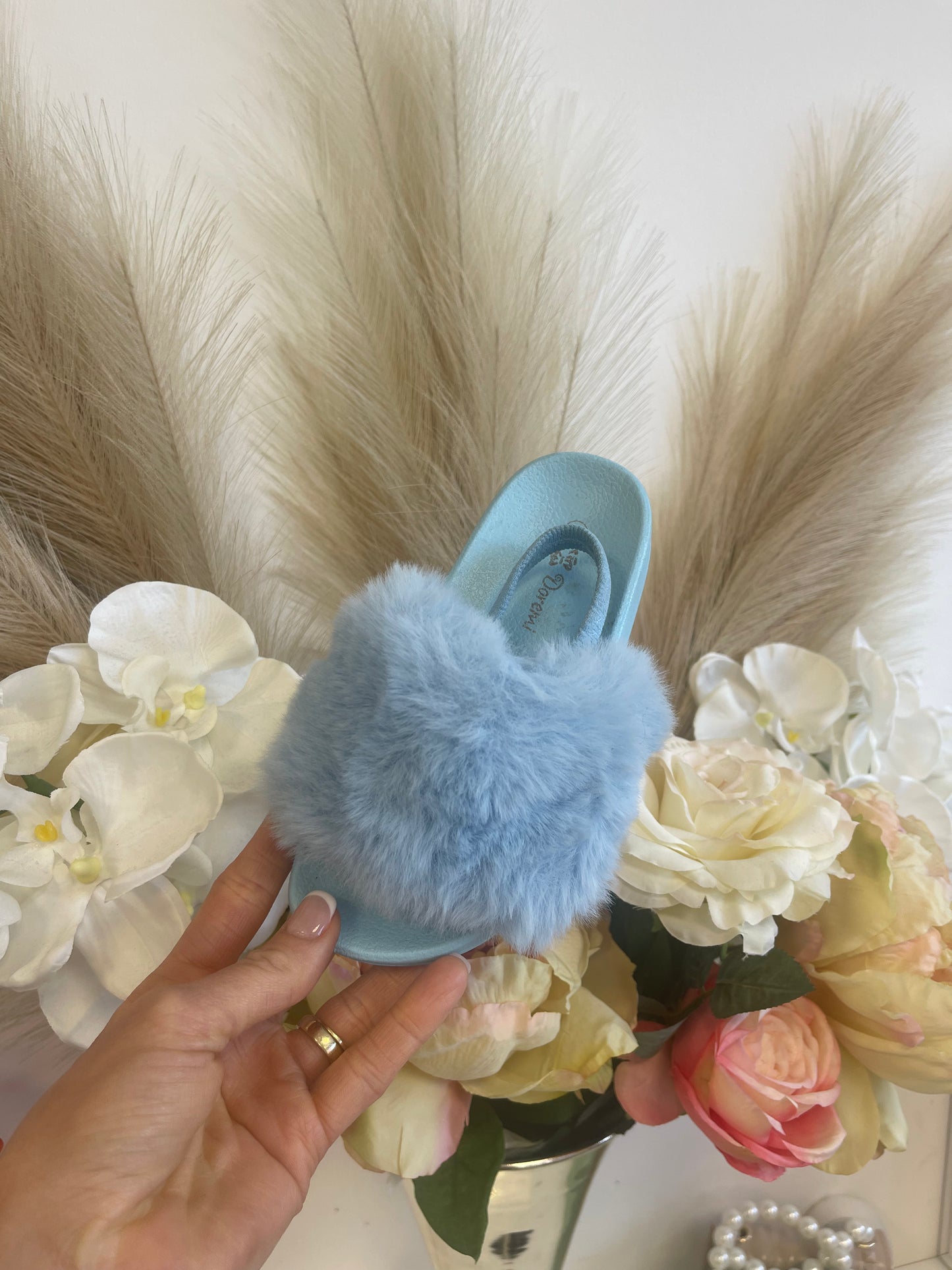 Kids Fluffy Sliders