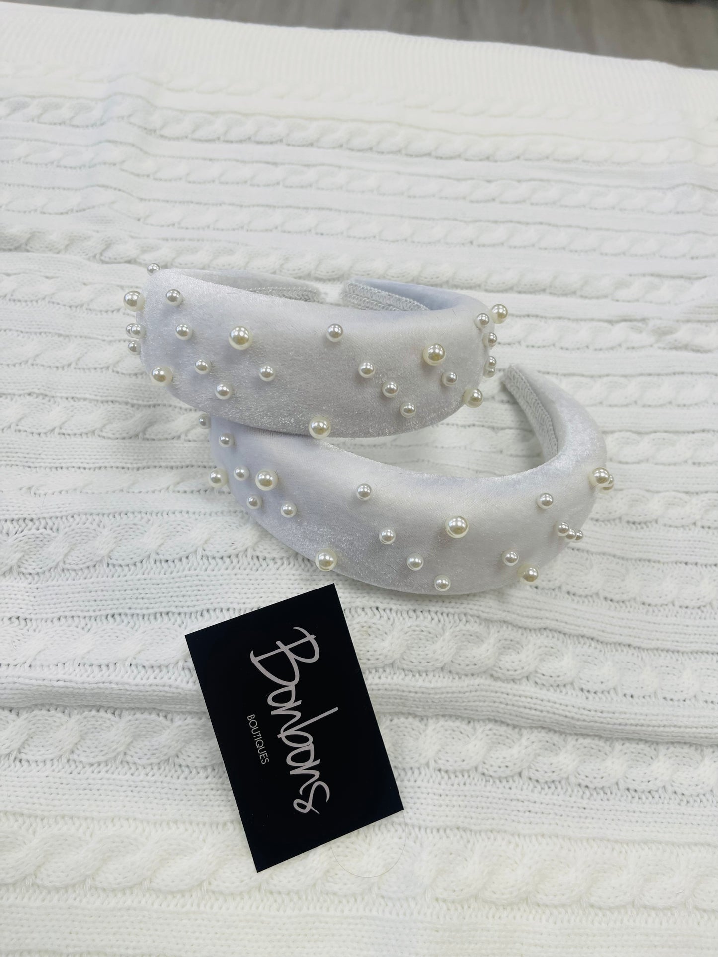 Pieces velvet and pearl headband