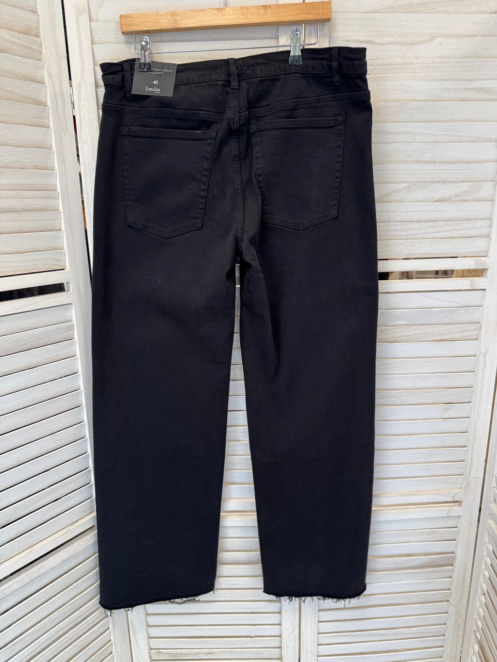 Black stretchy jeans ￼