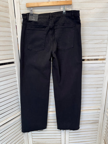 Black stretchy jeans ￼