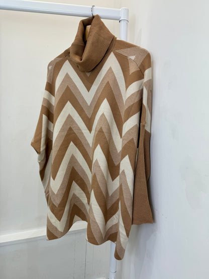 Zigzag roll neck jumpers ￼