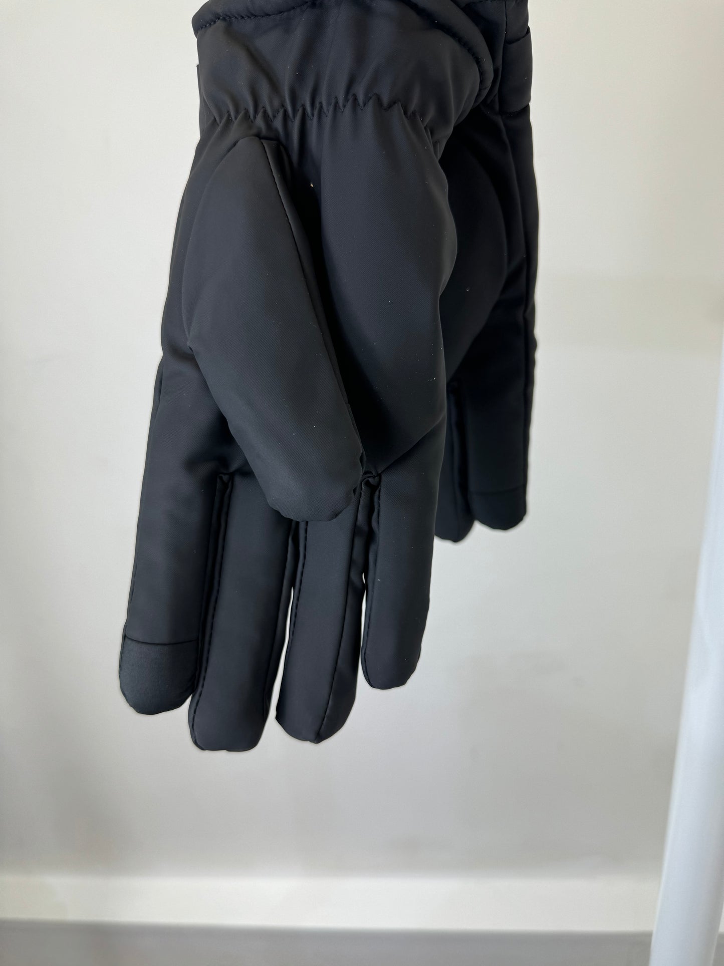 Men’s gloves ￼