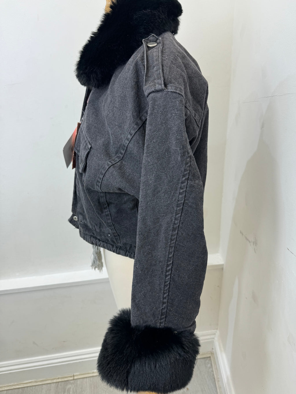 Black jacket with black fur ￼