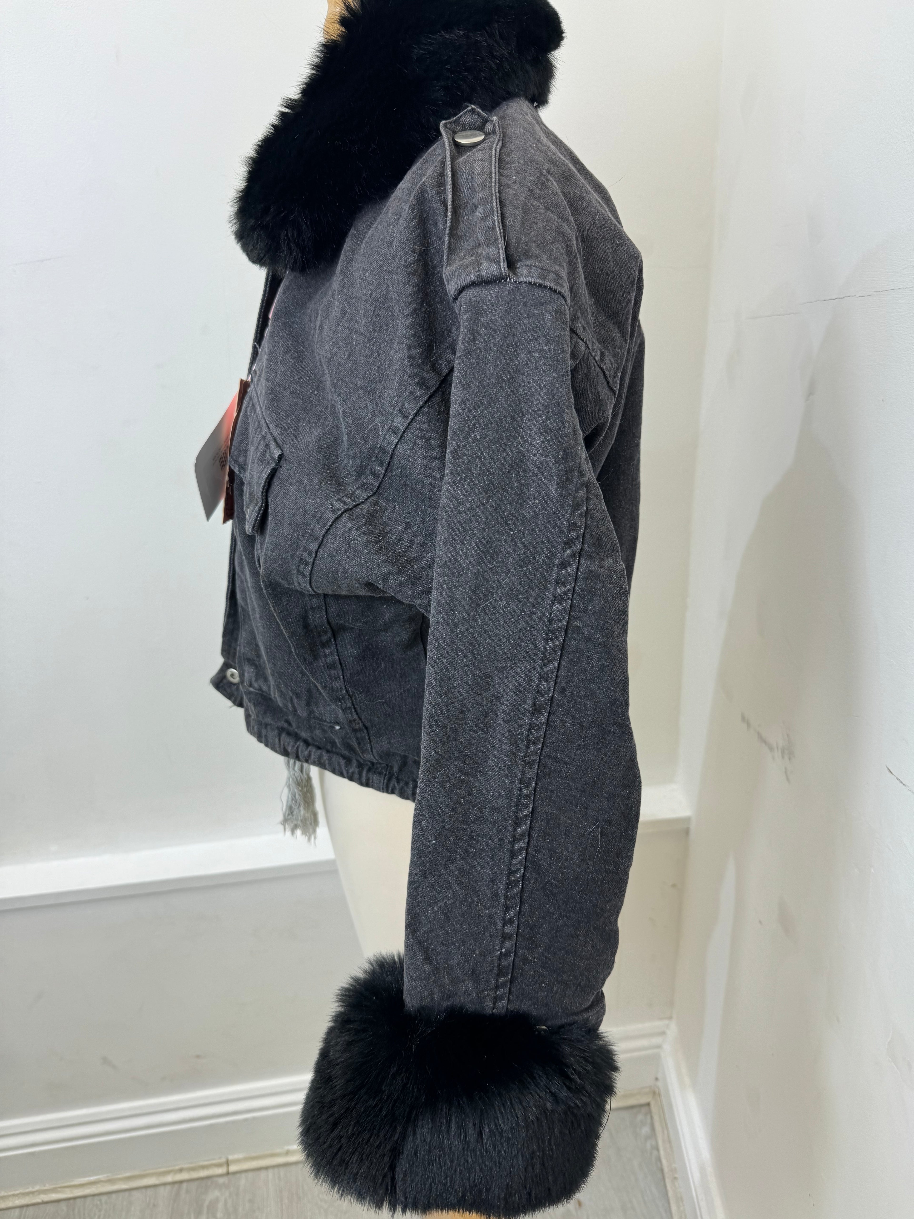 Black jacket with black fur ￼