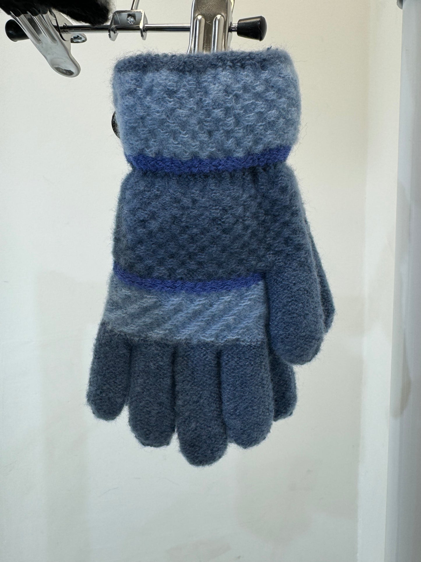 Kids woolly gloves ￼