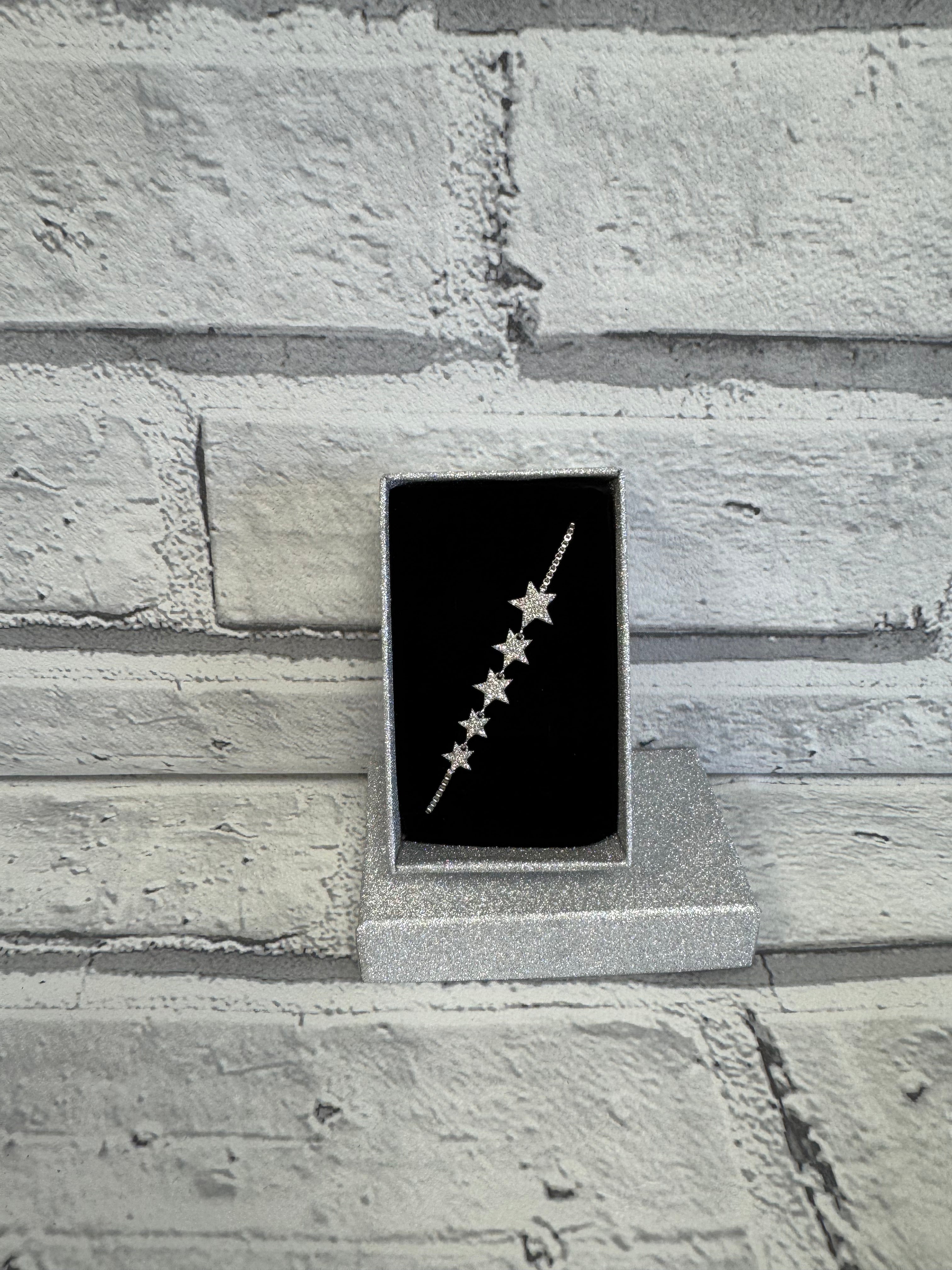 Five star bracelet in silver ￼