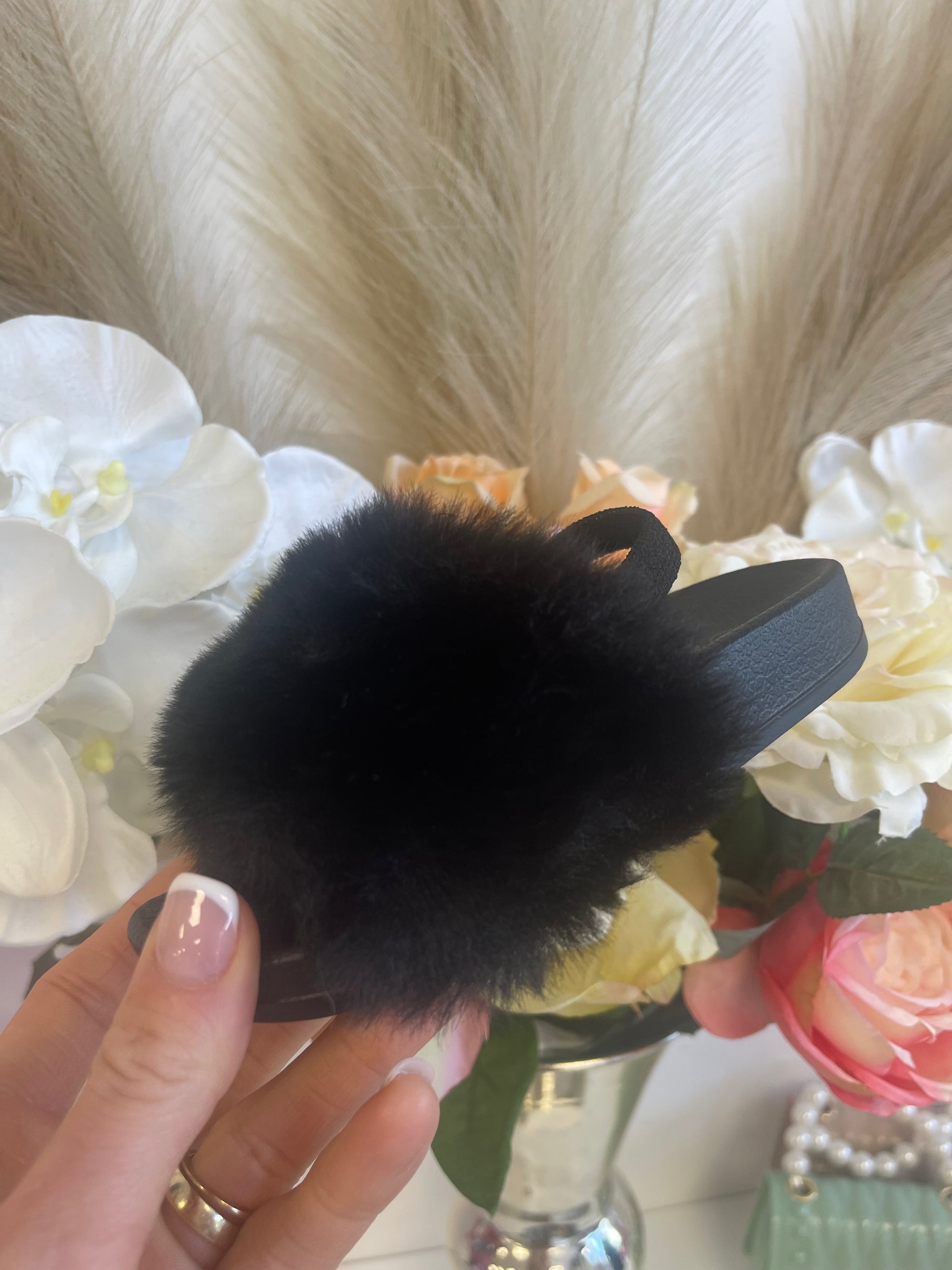 Kids black fluffy sliders online