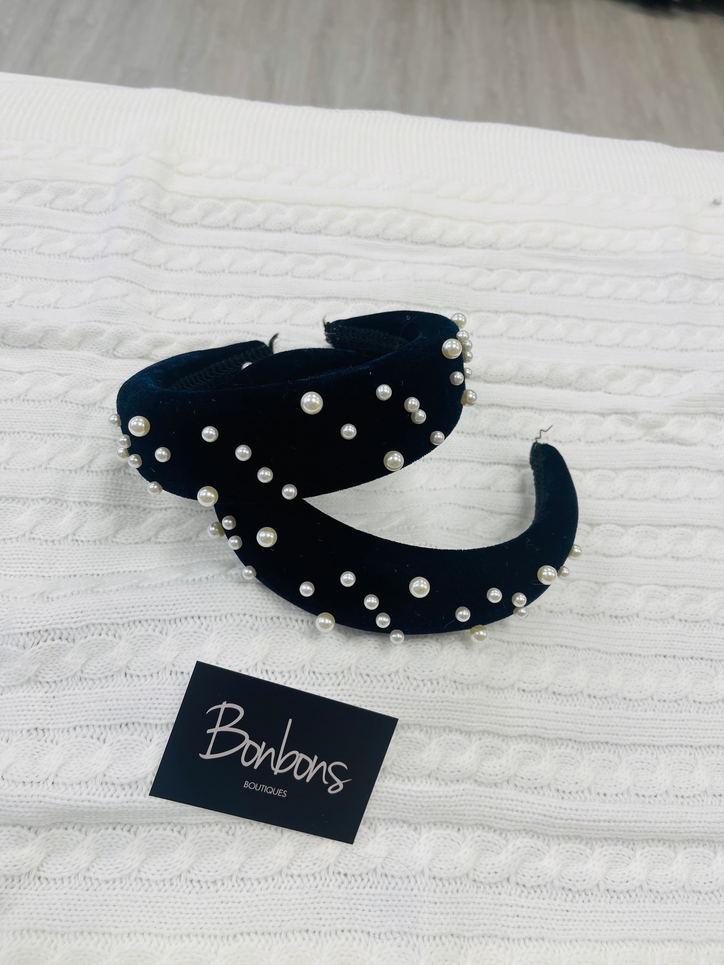 Pieces velvet and pearl headband