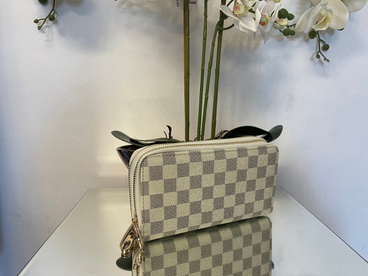 Square pattern purses